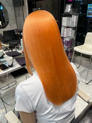 ロング カラー TENSHO 原宿　ハイトーンのヘアスタイル