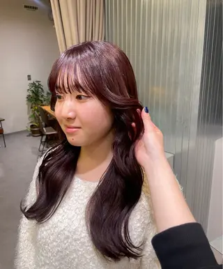 ロング やはらりの/ 透明感カラー‎のヘアスタイル