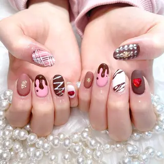 ネイル Go  Today シェアサロン 新宿Gratia店所属・杉山 栞のネイルデザイン