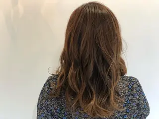 セミロング 辻本 夏子のヘアスタイル