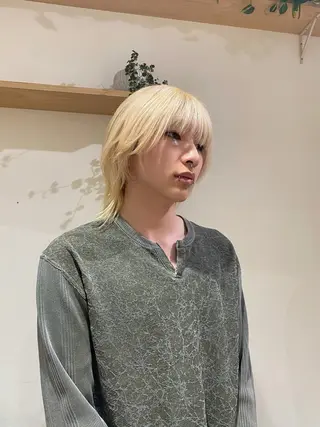 カラー ブリーチ/eye/ カット/ココミ🧚のヘアスタイル