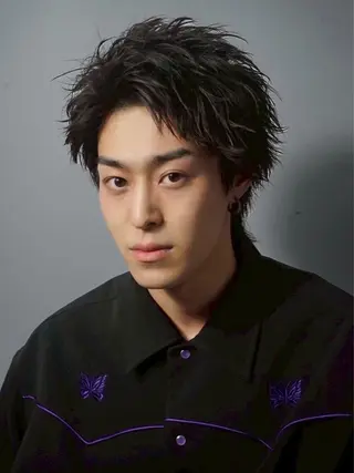ミディアム 高崎 健司のヘアスタイル