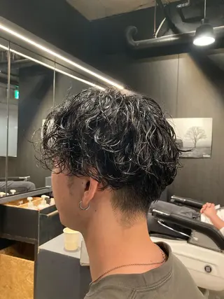 ミディアム パーマ FRANK’S BARBER&BEER CLUB 日比谷店所属・TAKU /フェード/パーマのヘアスタイル