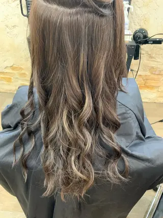 カラー ヘアアレンジ charme溝の口所属・チバ ヒロトのヘアスタイル