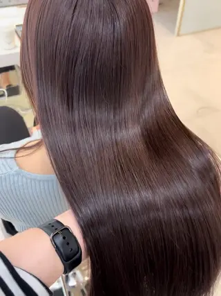 セミロング 艶カラー 内部補修のヘアスタイル