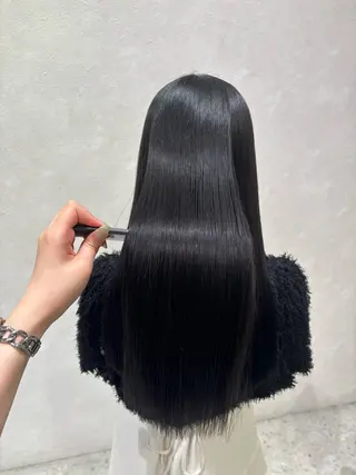 ロング カラー 山田 梨央のヘアスタイル