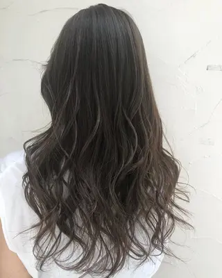ロング カラー 大岩 茉愉のヘアスタイル