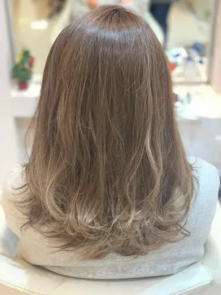 ミディアム 田丸 なつみのヘアスタイル