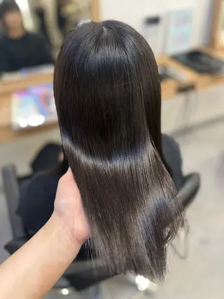 ミディアム 黒川 綾音のヘアスタイル