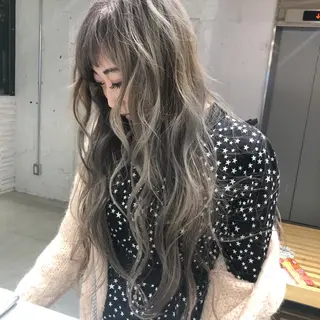 ロング カラー ORIKA 美容室のヘアスタイル