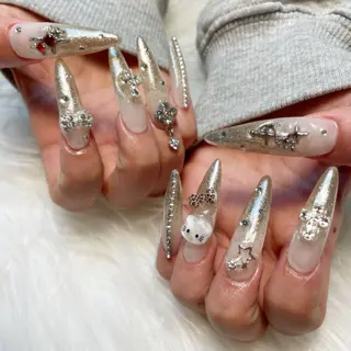 ネイル ゴテゴテ💙ワンホン リオナのネイルデザイン