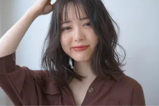 セミロング カラー 岩崎 昭憲のヘアスタイル