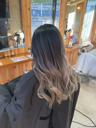 カラー ヘアアレンジ 佐々木  まゆかのヘアスタイル