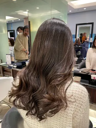 ロング パーマ コテ巻きパーマ 藤野佑成のヘアスタイル