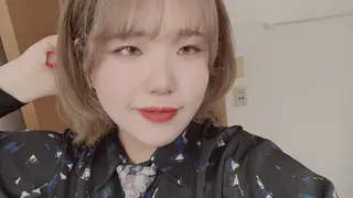 ミディアム カラー SALOWIN 新宿三丁目me+所属・レイヤー/ボブ/ 髪質改善/石井ハルカのヘアスタイル