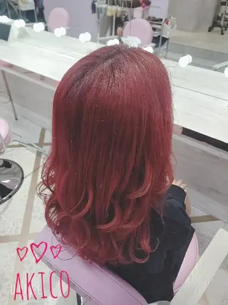 ロング カラー LUXBE GALLERY なんば駅前店所属・ラックスビーギャラリ ー AKICOのヘアスタイル