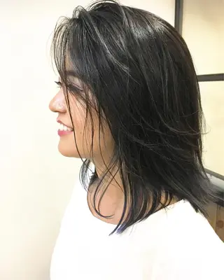 セミロング MAAT所属 AKANEのヘアスタイル