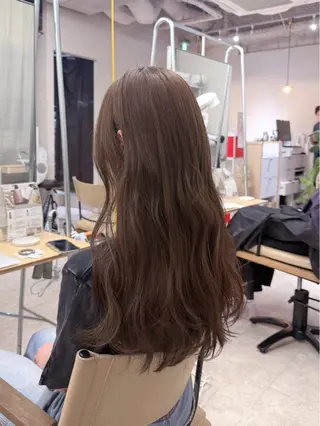 ロング カラー 辺見 葵のヘアスタイル