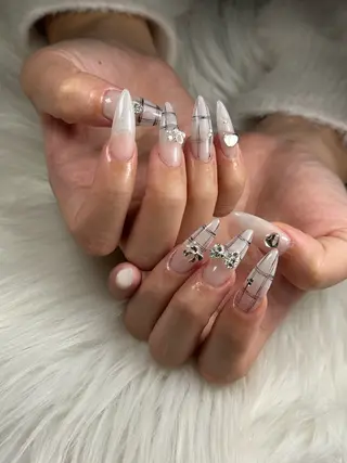 ネイル Nail Salon L'arc所属・💊大阪/心斎橋 moni🧠のネイルデザイン