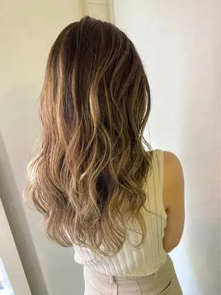 ロング カラー 中川 湖稀のヘアスタイル