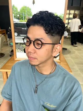 ショート パーマ メンズ 安田 海斗のヘアスタイル