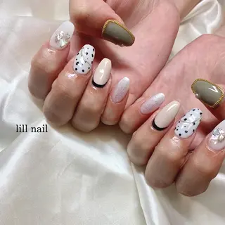 ミディアム pllia beautyのネイルデザイン