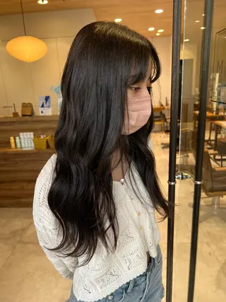 ロング カラー Oasisgarden所属・レイヤー/ブリーチ MOMOのヘアスタイル