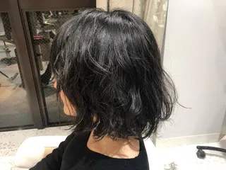 ミディアム パーマ 辻本 夏子のヘアスタイル