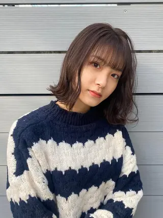 ミディアム カラー 髙橋 優菜のヘアスタイル