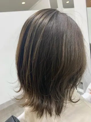 セミロング カラー Adachi Fujikoのヘアスタイル