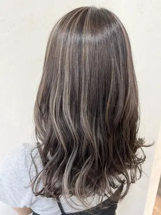 セミロング カラー mana .のヘアスタイル