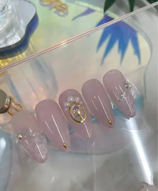 ネイル AngelChris ビューティーサロンのネイルデザイン