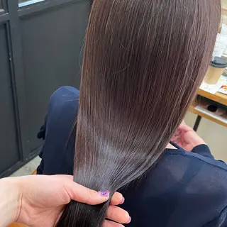 カラー しおり🍬 KOKORO🤍のヘアスタイル