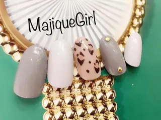 ネイル Magique パーマ専門のマツエク・マツパデザイン