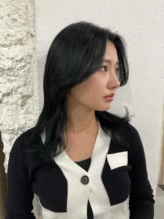 セミロング カラー 真南斗 名駅のヘアスタイル