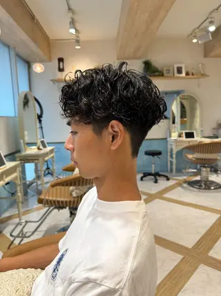 ミディアム パーマ メンズ Lond  strada所属・ハクヤ心斎橋 パーマ/縮毛矯正のヘアスタイル
