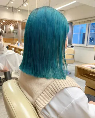 ミディアム カラー iLi所属・iLi 《イリ》のヘアスタイル