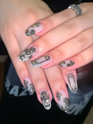 ネイル NES NAIL所属・さゆり￤推しキャラ ￤ロングネイル🩷のネイルデザイン