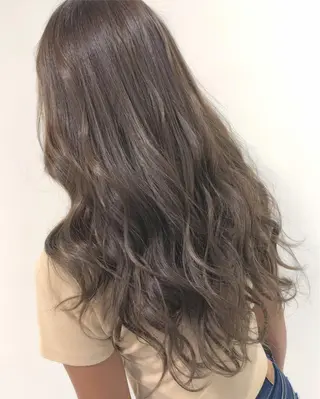 ロング StellA所属・アートディレクター ワダヒサノリのヘアスタイル