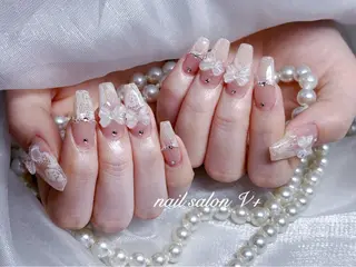 ネイル Nailsalon Vi+ももか🩷のネイルデザイン