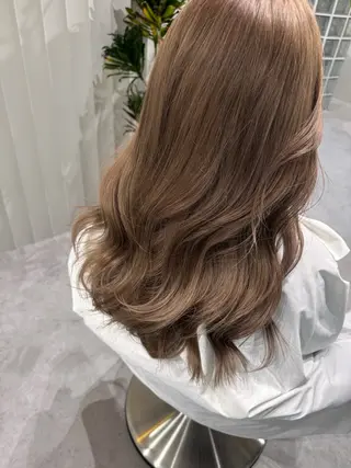 ロング カラー TOIRO所属・TOIRO ARISAのヘアスタイル