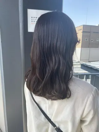 ミディアム 顔まわりレイヤー🎀 くぼやま　みおのヘアスタイル