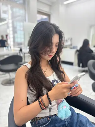 ロング カラー 韓国レイヤー ハッシュカットのヘアスタイル