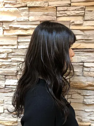 ロング 本多 美羽のヘアスタイル