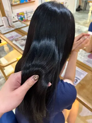 ロング カラー シンドウ チサのヘアスタイル
