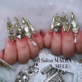 ネイル MADIA藤沢所属・MADIA MEGUのネイルデザイン
