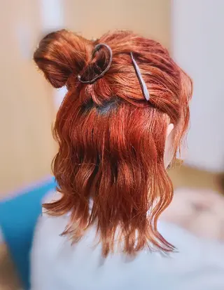 カラー ヘアアレンジ yolo.所属・夜特化型ヘアサロン 𓃱yolo.タナベのヘアスタイル