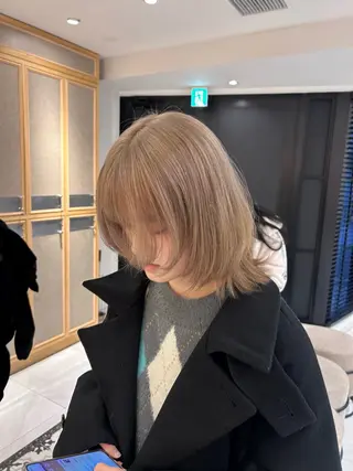 ミディアム カラー miko🪽地毛風/ ハイトーン/レイヤーのヘアスタイル