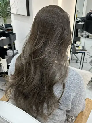 ロング カラー 赤み消し/オリーブ カーキ/福田れんのヘアスタイル