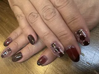 ネイル 【尾下】 ロイヤル•セラピストのネイルデザイン